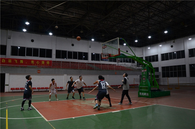 紀(jì)念“五四”運動100周年——城投集團(tuán)、昌南新區(qū)開展籃球友誼賽