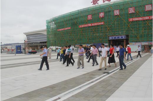 喜迎十九大，身邊看變化——我市干部賢內(nèi)助、鄉(xiāng)鎮(zhèn)街道負(fù)責(zé)人參觀高鐵商務(wù)區(qū)