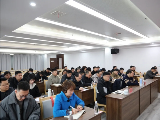 市城投集團(tuán)召開違規(guī)套取資金問題專項(xiàng)整治暨國有、集體資產(chǎn)違規(guī)轉(zhuǎn)租問題專項(xiàng)治理工作推進(jìn)會(huì)